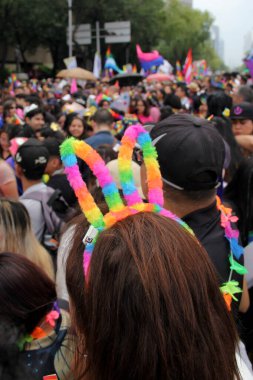 Mexico City, Mexico - 29 Haziran 2024: Onur Yürüyüşü, CDMX caddelerinde LGBTİ topluluğunun, lezbiyen, eşcinsel, biseksüel, trans ve interseksüel üyelerinin bir festival gösterisidir.