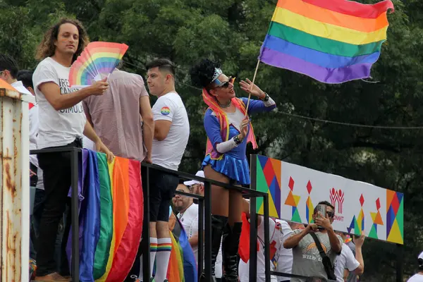 Mexico City, Mexico - 29 Haziran 2024: Onur Yürüyüşü, CDMX caddelerinde LGBTİ topluluğunun, lezbiyen, eşcinsel, biseksüel, trans ve interseksüel üyelerinin bir festival gösterisidir.