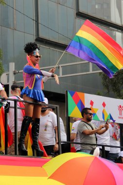 Mexico City, Mexico - 29 Haziran 2024: Onur Yürüyüşü, CDMX caddelerinde LGBTİ topluluğunun, lezbiyen, eşcinsel, biseksüel, trans ve interseksüel üyelerinin bir festival gösterisidir.