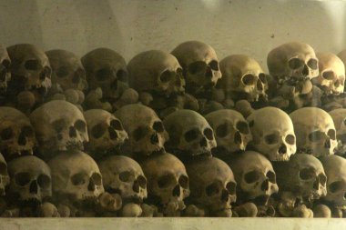 Lima, Peru - 13 Mart 2017: Tarihsel figürlerin Lima Katedrali, Peru 'daki Tarih Merkezi Plaza de Armas' da durduğu mahzenler