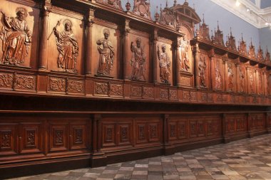 Lima, Peru - 13 Mar 2017: Peru 'daki Lima Meydanı' nda Başpiskoposluk Sarayı, başpiskoposların resmi konutu, merdiven ve tabloları olan bir neokoloni binası,