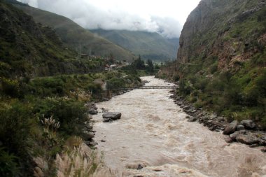 Peru 'nun başkenti Cusco' daki Machu Picchu 'ya yapılan İnka Patikası yürüyüşü sırasında, Peru And Dağları boyunca Urubamba Nehri boyunca yapılan çok günlük yürüyüş sırasında manzaralar görülüyor.