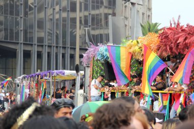 Mexico City, Mexico - 29 Haziran 2024: Eşcinsel Gurur Yürüyüşü, LGBT + toplumunu kutlayan ve hakları için savaşan cinsiyet ve cinsiyet farklılıklarını anan bir gösteridir.