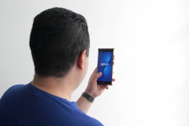 Mexico City, Mexico - 22 Şubat 2025: BBVA, Banco Bilbao Vizcaya Argentaria anlamına gelen, uygulama ve internet üzerinden finansal ürünler ve hizmetler sunan küresel finans grubu.