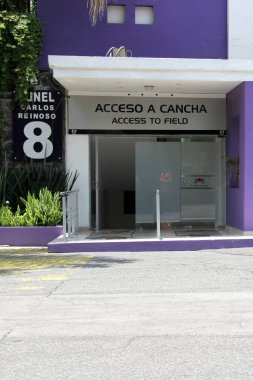 Mexico City, Mexico - 16 Ağustos 2015: Meksika 'daki Azteca ya da Banorte Stadyumu' nun dış girişi, Dünya Kupası ve benzeri maçlar için yapılmıştır.