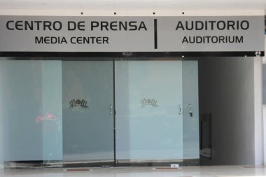 Mexico City, Mexico - 16 Ağustos 2015: Meksika 'daki Azteca ya da Banorte Stadyumu' nun dış girişi, Dünya Kupası ve benzeri maçlar için yapılmıştır.