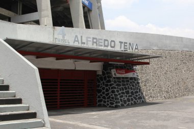 Mexico City, Mexico - 16 Ağustos 2015: Meksika 'daki Azteca ya da Banorte Stadyumu' nun dış girişi, Dünya Kupası ve benzeri maçlar için yapılmıştır.