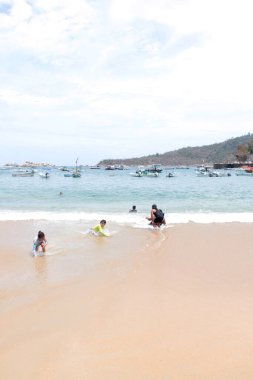 Acapulco, Guerrero, Meksika - 27 Mayıs 2025: Acapulco, Guerrero, Meksika 'daki Caleta ve Caletilla sahilleri