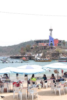 Acapulco, Guerrero, Meksika - 27 Mayıs 2025: Acapulco, Guerrero, Meksika 'daki Caleta ve Caletilla sahilleri