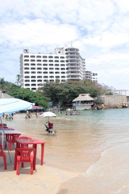 Acapulco, Guerrero, Meksika - 27 Mayıs 2025: Acapulco, Guerrero, Meksika 'daki Caleta ve Caletilla sahilleri