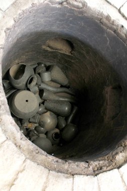 San Bartolo Coyotepec, Oaxaca, Meksika 'da, Doa Rosa Real gibi sanatçılar tarafından kara kil işçiliği yapılır..