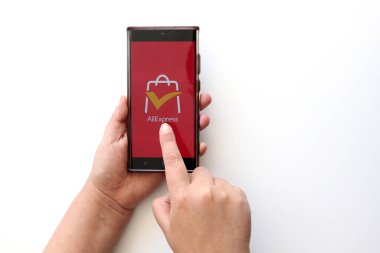 Mexico City, Mexico - 22 Şubat 2025: Alibaba Group 'un uluslararası e-ticaret platformu, ürünleri düşük fiyatlara satmaktadır.