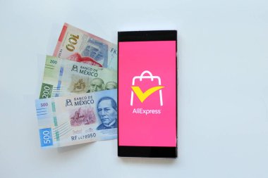 Mexico City, Mexico - 22 Şubat 2025: Alibaba Group 'un uluslararası e-ticaret platformu, ürünleri düşük fiyatlara satmaktadır.