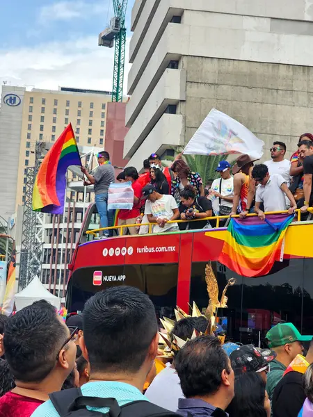 Mexico City, Mexico - 29 Haziran 2024: CDMX 'teki LGBT + gurur yürüyüşü, cinsel ve cinsiyet çeşitliliğini, lezbiyen, eşcinsel, biseksüel, transseksüel eşcinsellerin eşit hakları için yapılan bir gösteridir.