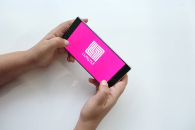 Mexico City, Mexico - 22 Şubat 2025: Liverpool Pocket Mağazası uygulaması ve web sitesi internet üzerinden alışveriş için bir mobil uygulamadır.