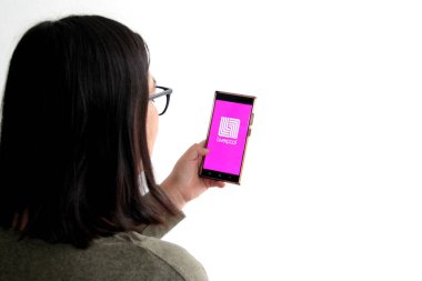 Mexico City, Mexico - 22 Şubat 2025: Liverpool Pocket Mağazası uygulaması ve web sitesi internet üzerinden alışveriş için bir mobil uygulamadır.