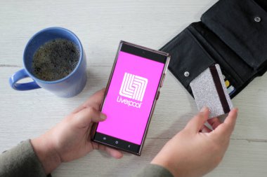 Mexico City, Mexico - 22 Şubat 2025: Liverpool Pocket Mağazası uygulaması ve web sitesi internet üzerinden alışveriş için bir mobil uygulamadır.