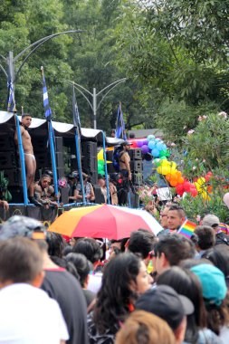 Mexico City, Mexico - 29 Haziran 2024: Onur Yürüyüşü, CDMX caddelerinde LGBTİ topluluğunun, lezbiyen, eşcinsel, biseksüel, trans ve interseksüel üyelerinin bir festival gösterisidir.