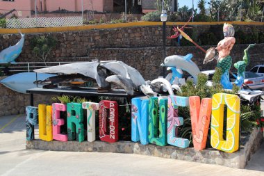 Puerto Nuevo, Baja California, Meksika - 14 Aralık 2025: Baja California 'daki Pueblo Nuevo sahildeki restoranlarında ıstakoz yemekleriyle ünlüdür