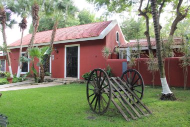 Merida, Yucatan, Meksika - 21 Kasım 2022: Merida, Yucatan 'daki Hacienda Santa Cruz butik oteli misafirlere doğa, huzur, konfor ve mahremiyet sunuyor