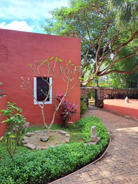 Merida, Yucatan, Meksika - 21 Kasım 2022: Merida, Yucatan 'daki Hacienda Santa Cruz butik oteli misafirlere doğa, huzur, konfor ve mahremiyet sunuyor