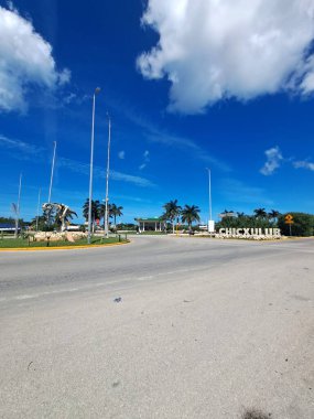 Chicxulub, Yucatan, Meksika - 23 Kasım 2022 Chicxulub, milyonlarca yıl önce Progreso belediyesindeki dinozorların yaşamlarını sona erdiren bir göktaşının düştüğü liman.