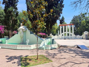 Mexico City, Mexico - 23 Nisan 2023: Park Meksiko, Meksiko 'nun Condesa semtindeki en önemli parktır.