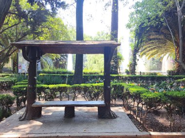 Mexico City, Mexico - 23 Nisan 2023: Park Meksiko, Meksiko 'nun Condesa semtindeki en önemli parktır.