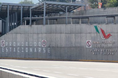 Mexico City, Mexico - 1 Ocak 2025: Caminos y Puentes Federales CapPUFE, Meksika 'da karayolları ve köprüler işleten ve işleten bir kamu kuruluşudur.