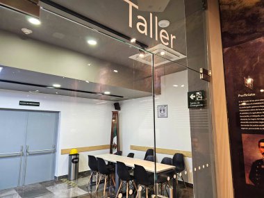 Mexico City, Mexico - 26 Şubat 2025: Temsilciler Meclisi Senatörler Meclisi Senatosu Sentimientos de la Nacion Yasama Müzesi, Temsilciler Meclisi ve Senatörler Meclisi 'nin rolünü ve işlevini öğretir.