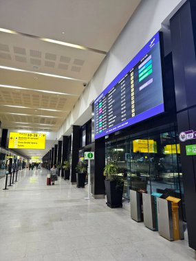 Tijuana, Baja California, Meksika - Mar 13, 2025: Xpress CBX, Tijuana Uluslararası Havaalanını bağlayan yaya köprüsü ve San Diego 'da özel bir terminal