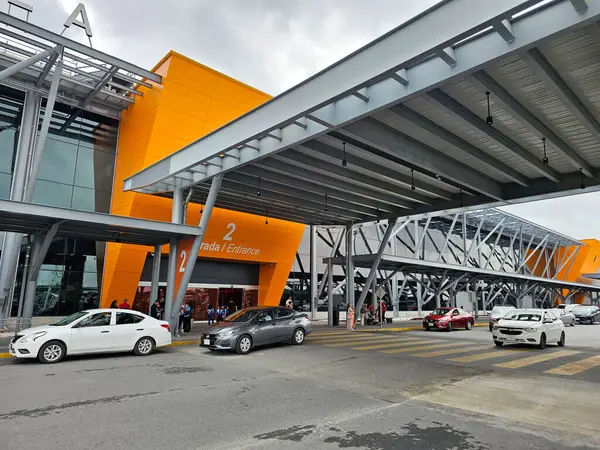Monterrey, Nuevo Leon, Meksika - 27 Temmuz 2025: Monterrey Generali Mariano Escobedo Uluslararası Havalimanı MTY, Nuevo Leon 'un en modern havaalanlarından biridir.