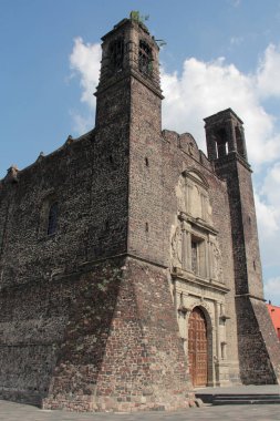 Mexico City, Mexico - 21 Temmuz 2025: CDMX 'in Cuauhtemoc ilçesindeki Nonoalco Tlatelolco konut kompleksindeki Üç Kültür Meydanı