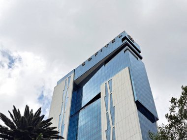 Mexico City, Mexico - 23 Ağustos 2023 Sofitel Reforma, Paseo de la Reforma 'da şehir panoramik manzaralı 5 yıldızlı lüks bir otel.