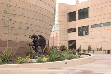 Tijuana, Baja California, Meksika - 14 Mart 2025: Tijuana Kültür Merkezi CECUT, La Bola, şehirdeki sergi ve konserler gibi sanatsal ve kültürel etkinlikler sunan kurum