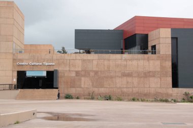 Tijuana, Baja California, Meksika - 14 Mart 2025: Tijuana Kültür Merkezi CECUT, La Bola, şehirdeki sergi ve konserler gibi sanatsal ve kültürel etkinlikler sunan kurum
