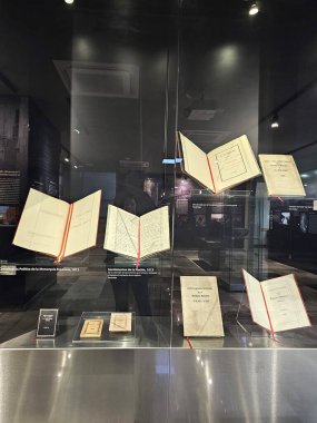 Mexico City, Mexico - 26 Şubat 2025: Temsilciler Meclisi Senatörler Meclisi Senatosu Sentimientos de la Nacion Yasama Müzesi, Temsilciler Meclisi ve Senatörler Meclisi 'nin rolünü ve işlevini öğretir.