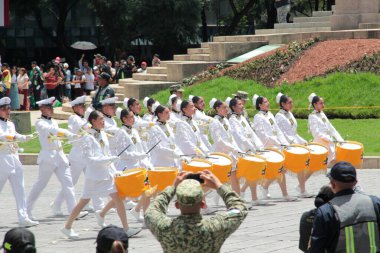 Mexico City, Mexico - 16 Eylül 2025: Bağımsızlık Günü 'nü kutlamak için ordu, donanma, hava kuvvetleri ve ulusal muhafızların katıldığı Mexico City' deki askeri geçit töreni