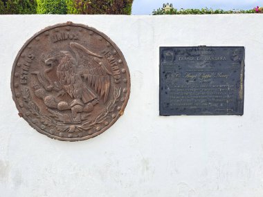 Tepotzotlan, Meksika Eyaleti, Meksika - 23 Ağustos 2023: Meksika Kolonisi Pueblo Magico, Ulusal Genel Vali Müzesi, bir park ve hafta sonu için restoranlar