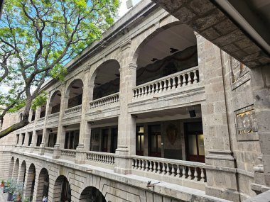 Mexico City, Meksika - 4 Ağustos 2025: Secretaria de Educacion Publica SEP binasında David Alfaro Siqueiros ve Diego Rivera 'nın çalışmalarına adanmış olan Vivo del Muralismo Müzesi