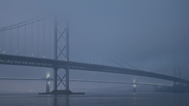 Large Suspension Bridge Sea Bay Covered Fog Haar Lights Cars — Stockvideo