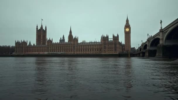 Westminster Köprüsü Büyük Ben Saat Kulesi Londra Daki Thames Nehrinin — Stok video