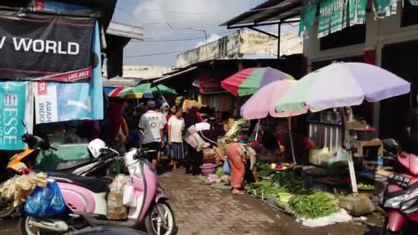 Lombok Ινδονησία Δεκεμβρίου 2023 Πολυάσχολη Πρωινή Ατμόσφαιρα Στην Παραδοσιακή Αγορά — Αρχείο Βίντεο