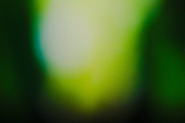 Koyu yeşil renk gradyan soyut arkaplan, gürültü dokusu efekti