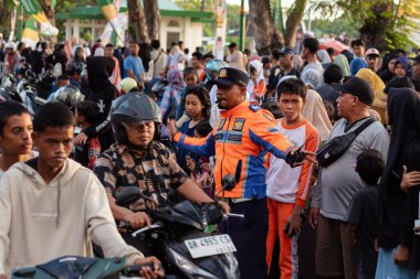 Endonezya 'da Bir Toplantının Ortasında Trafik Yönetimi - Mataram, Lombok, Endonezya 24 Ağustos 2024