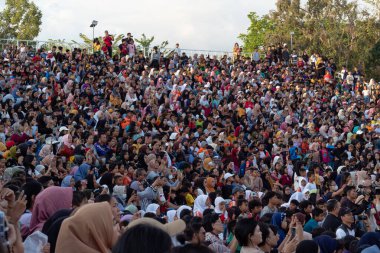 Udayana Terrace Park, Mataram, Lombok, Endonezya 'da Büyük Kalabalık - 24 Ağustos 2024