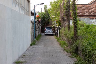 Mataram, Lombok, Endonezya 'da 24 Ağustos 2024' te Otoparka çıkan Paved Yolu