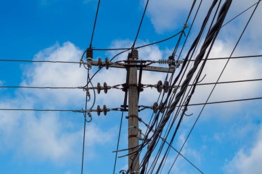 Endonezya 'da Mavi Gök' e Karşı Karışık Kablolar Aracı