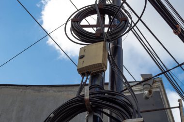 Fiber Optik Ağ: Temel Altyapı Genel Merkezi