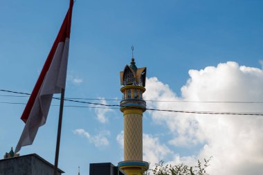 İslam Mimarı: Altın Aksanlı Minareyi Süsleme